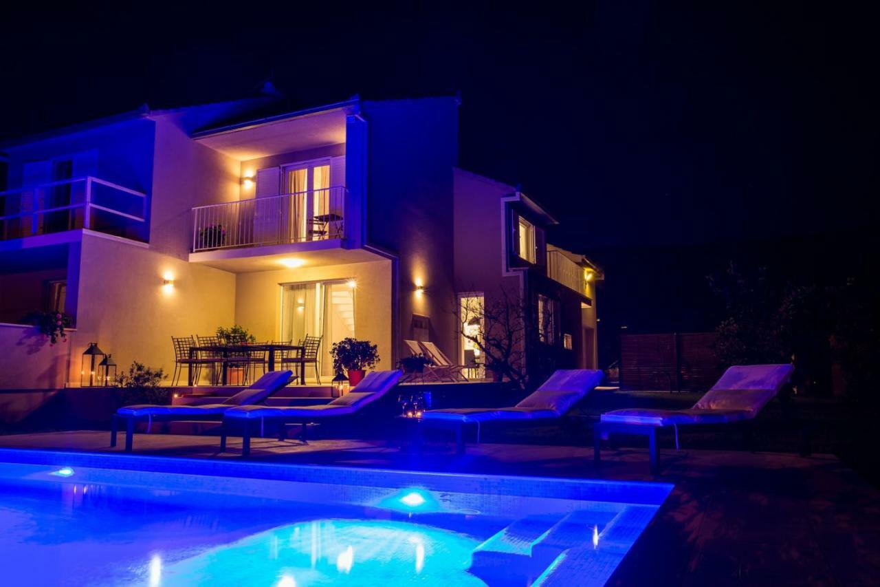 Villa Elysium - Beautiful Family House With Heated Pool Kaštela Exterior foto