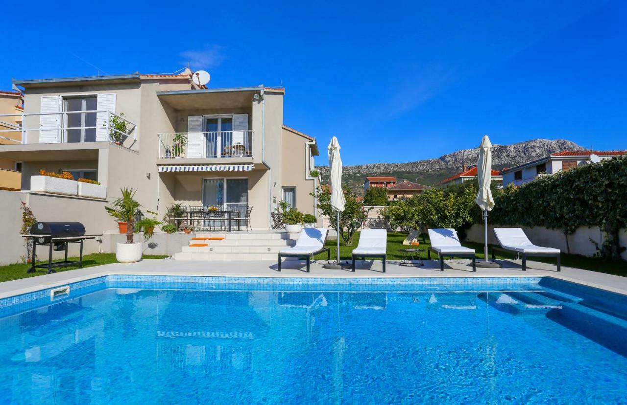 Villa Elysium - Beautiful Family House With Heated Pool Kaštela Exterior foto